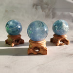 Load image into Gallery viewer, Blue fluorite sphere A
