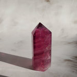 Charger l&#39;image dans la galerie, Magenta Fluorite Small Tower 1

